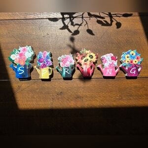 Colorful Gardening Watering Cans Spring Wooden Decor Set